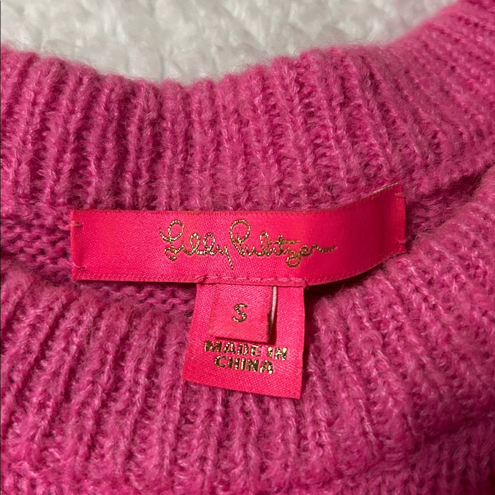 Lilly Putitzer 💕 Sweater - Picture 2 of 11